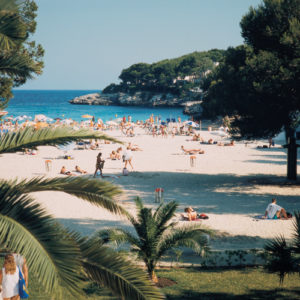 In Calas de Mallorca finden de Urlauber mehrere kleine Badebuchten