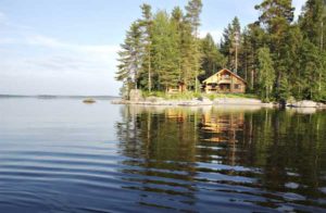 Hütte an finnischem See