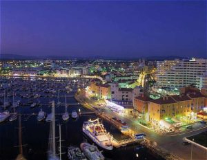Yachthafen von Vilamoura bei Nacht
