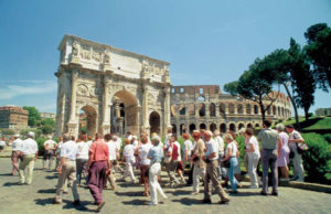Das Kolosseum in Rom ist eine beliebte Besucherattraktion