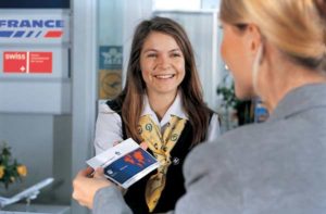 Ein nettes Lächeln beim Check-In am Flughafen Nürnberg