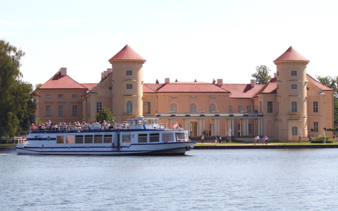 Neues barrierefreies Fahrgastschiff für die Ruppiner Seenlandschaft