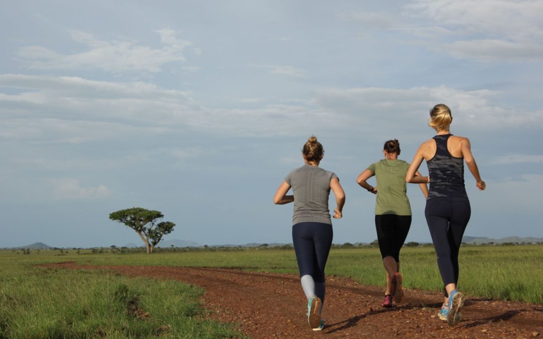 Frauenlauf durch die Serengeti zur Unterstützung einheimischer Mädchen