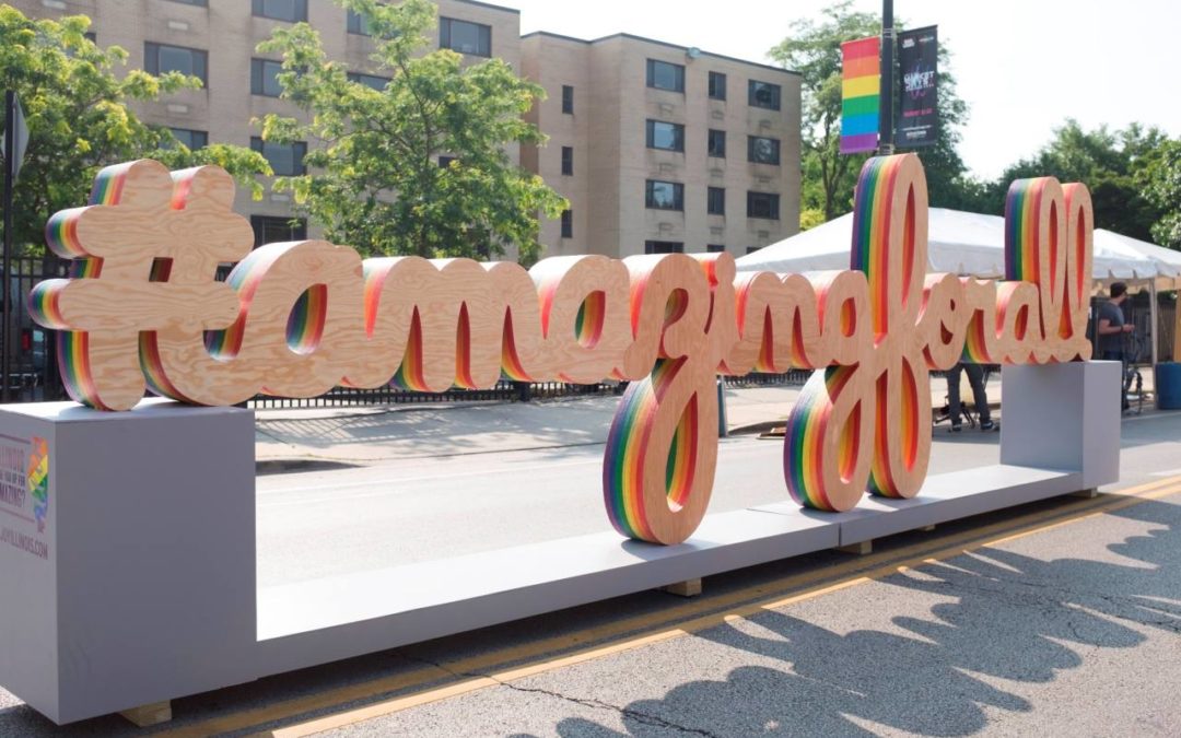 AmazingForAll-Skupltur in Chicago feiert globale LGBTQ-Community