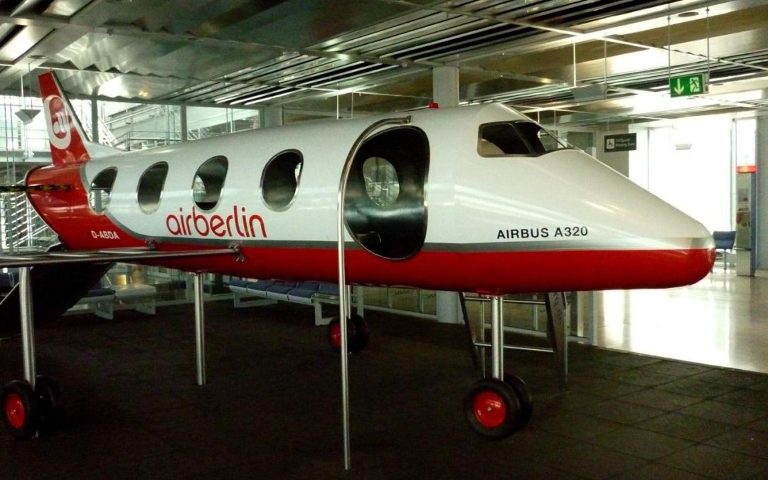 Flughafen Nürnberg verschenkt acht Meter langes Modellflugzeug