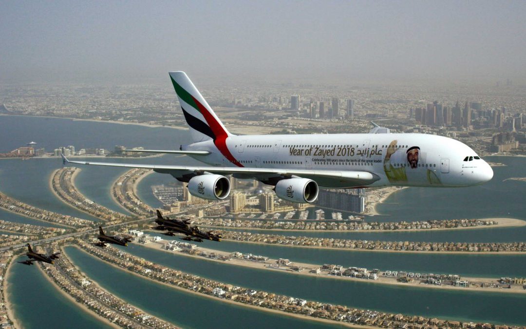Spektakulärer Formationsflug zum Nationalfeiertag der VAE über Dubai