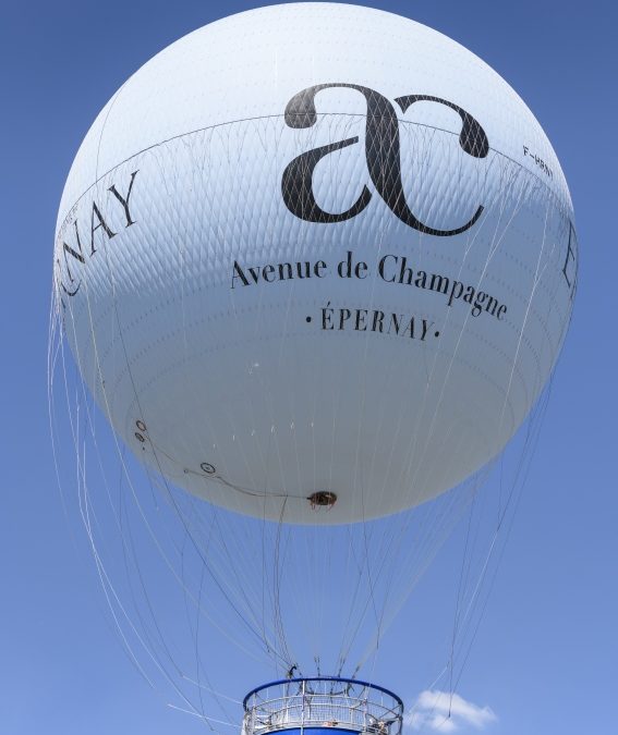 Champagner Verkostung in einem Heißluftballon