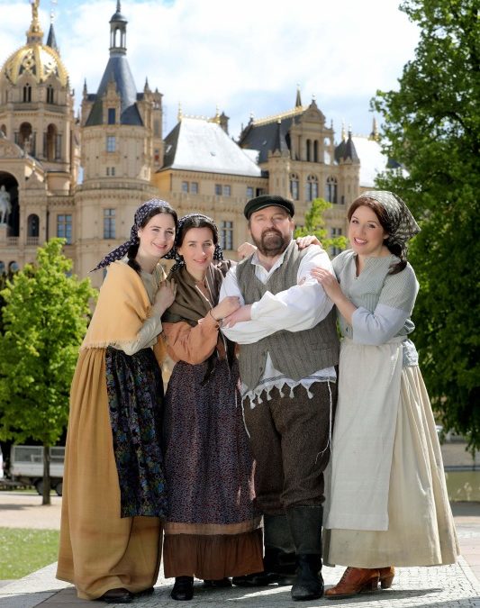 Schlossfestspiele Schwerin 2019 mit „Anatevka“ und „Cyrano de Bergerac“