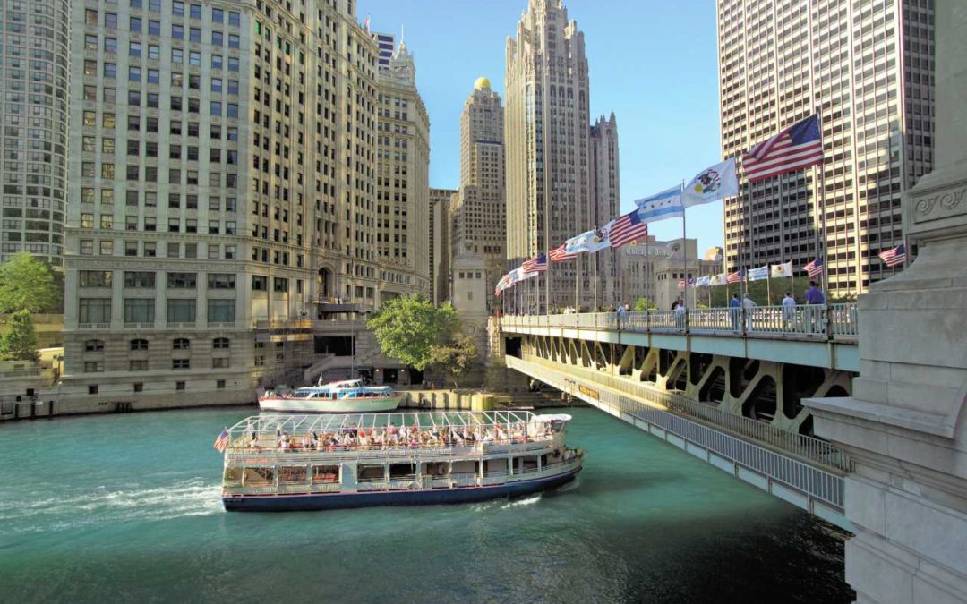 Bootsfahrt auf dem Chicago River unter den besten zehn Touren der Welt